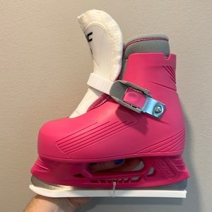 Pink Youth Skates size 8-9Y, never worn